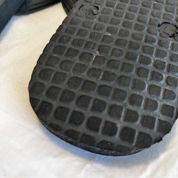 DC green and black flip flops men’s size 11 - Picture 5 of 10